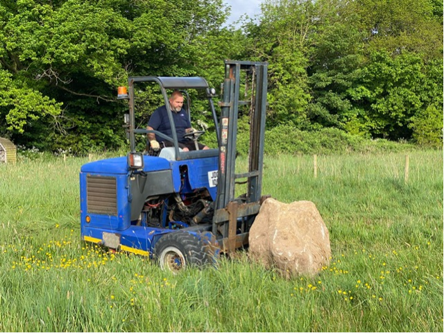 Positioning the first boulder