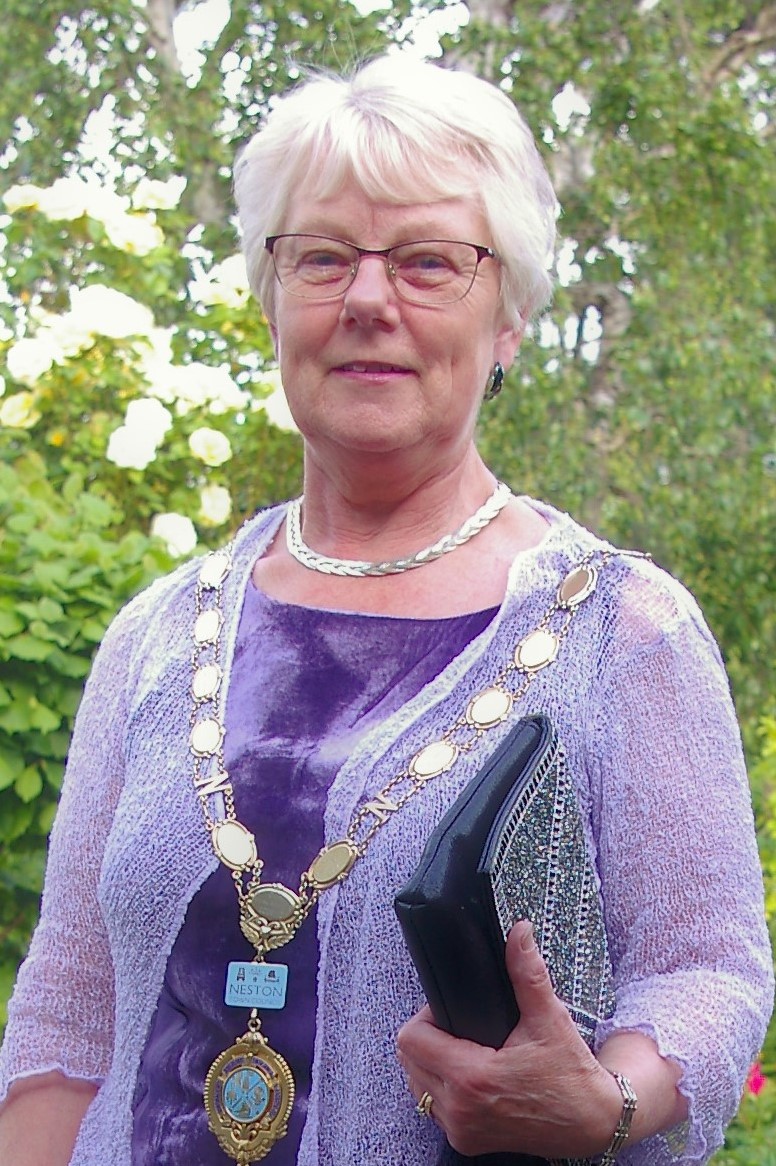 Photograph of the Mayor wearing the mayoral chain