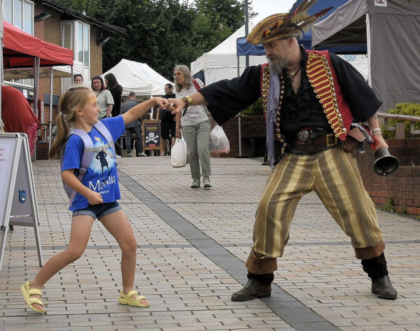 pirate market photograph